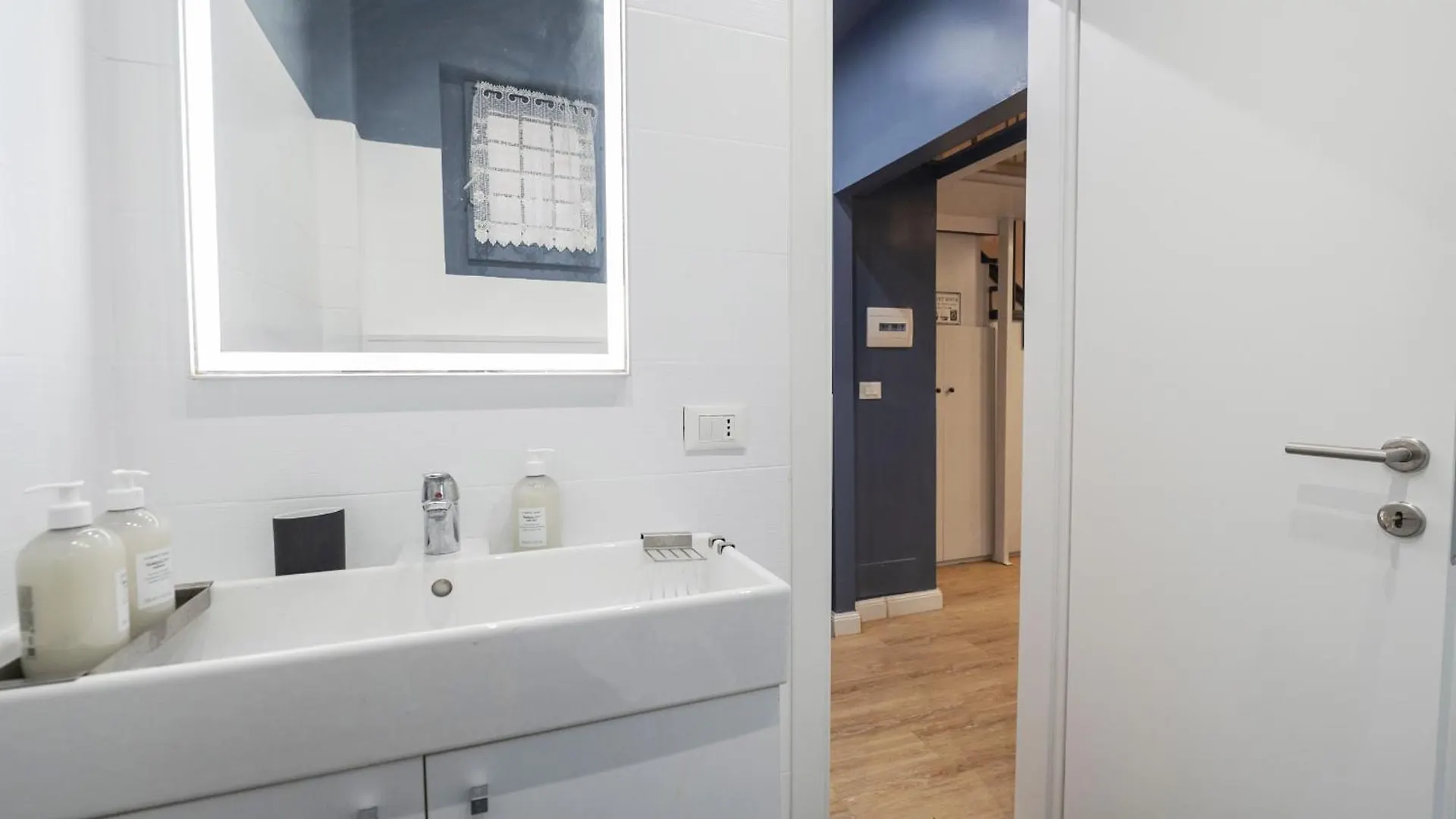 Apartment Design And Colorful Loft Near Villa Pamphili Rome Italy
