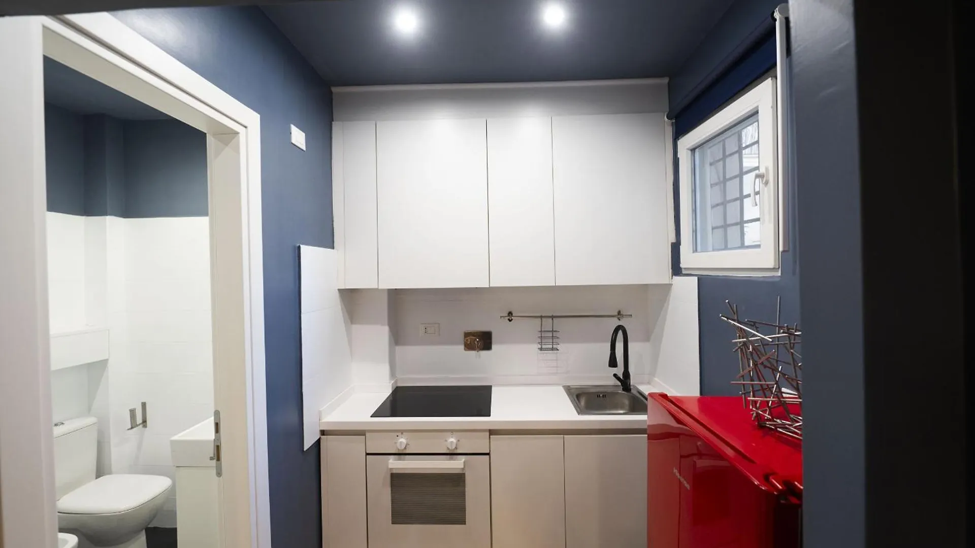 Apartment Design And Colorful Loft Near Villa Pamphili Rome