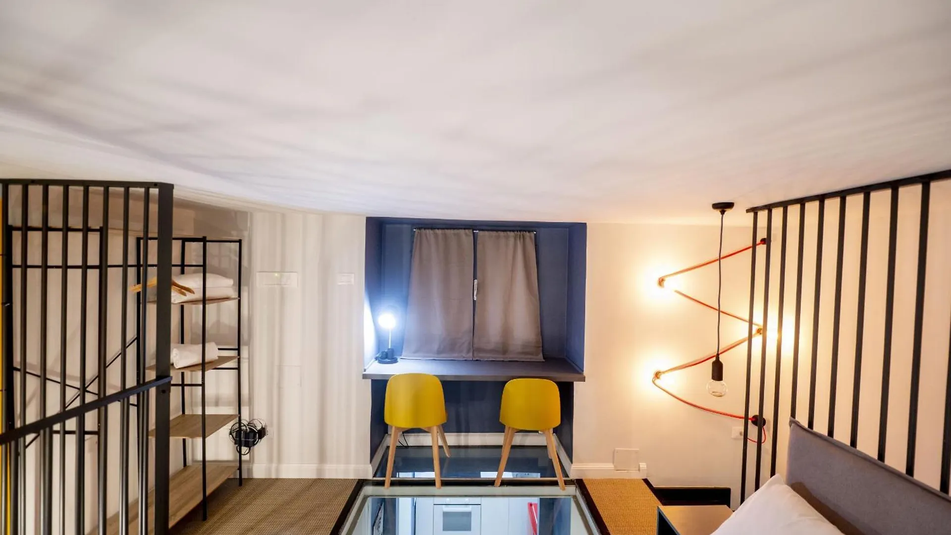 Apartment Design And Colorful Loft Near Villa Pamphili Rome
