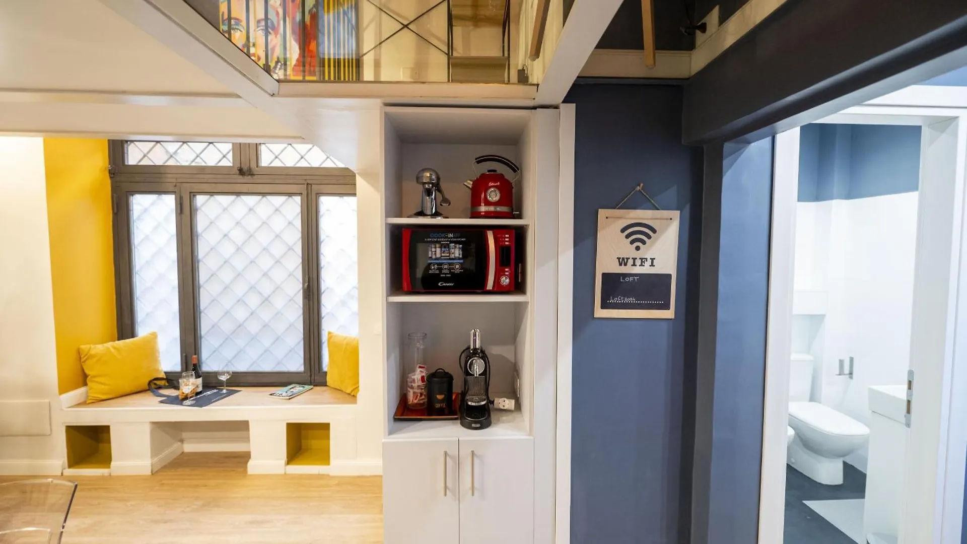 Design And Colorful Loft Near Villa Pamphili Rome