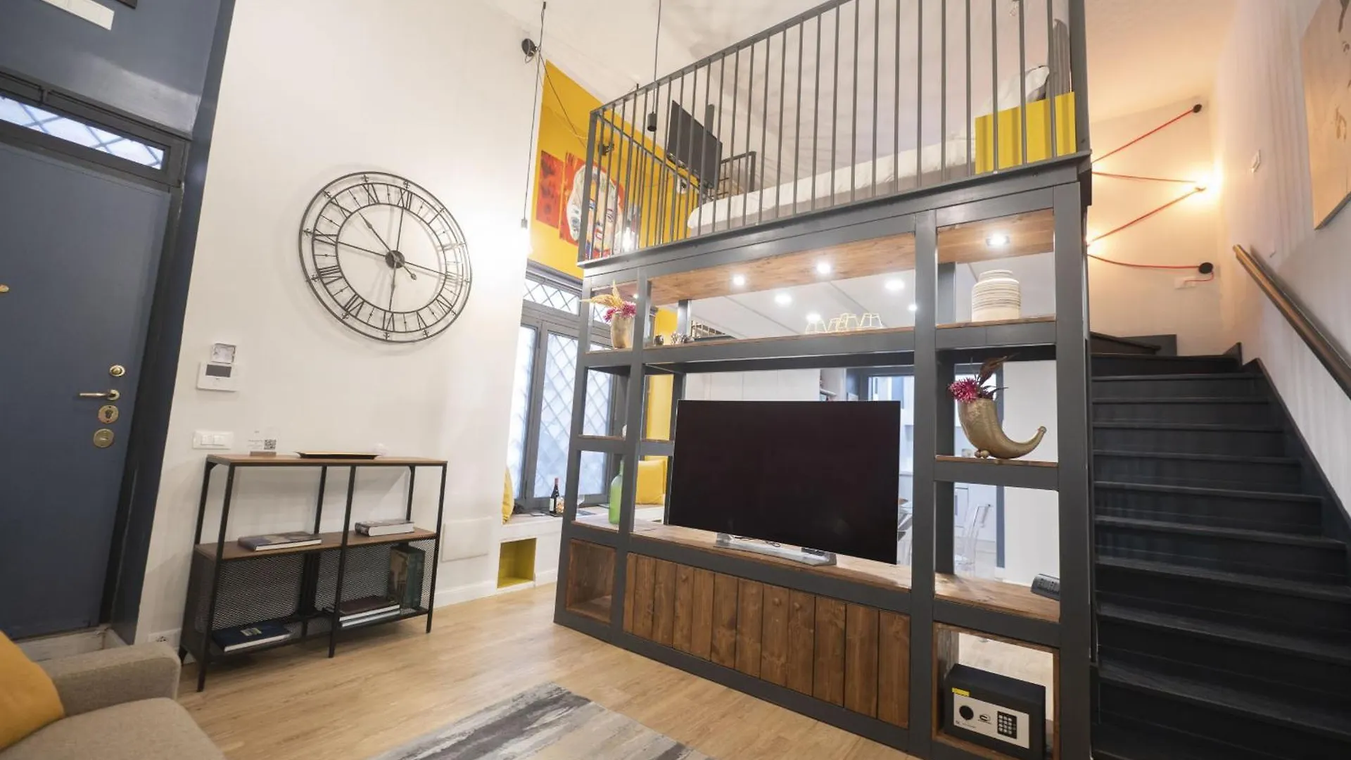 Design And Colorful Loft Near Villa Pamphili Rome