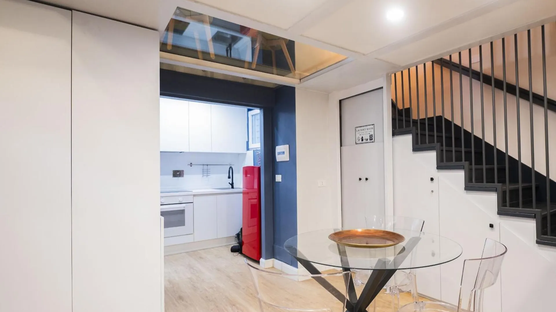Design And Colorful Loft Near Villa Pamphili Rome Italy